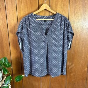 Ann Taylor XXL Purple Blue Geometric Paisley‎ V-Neck Short Sleeve Blouse Top